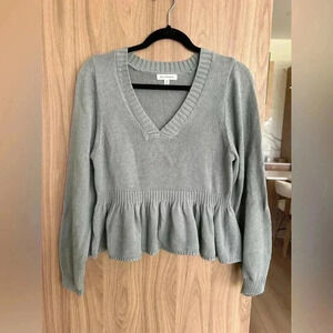 BLU PEPPER Ribbed Waist Sweater Top in Green Sage Small V Neck like new